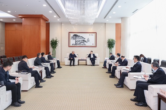 中国华能温枢刚会见青海省委常委、海东市委书记乌拉孜别克·热苏力汗