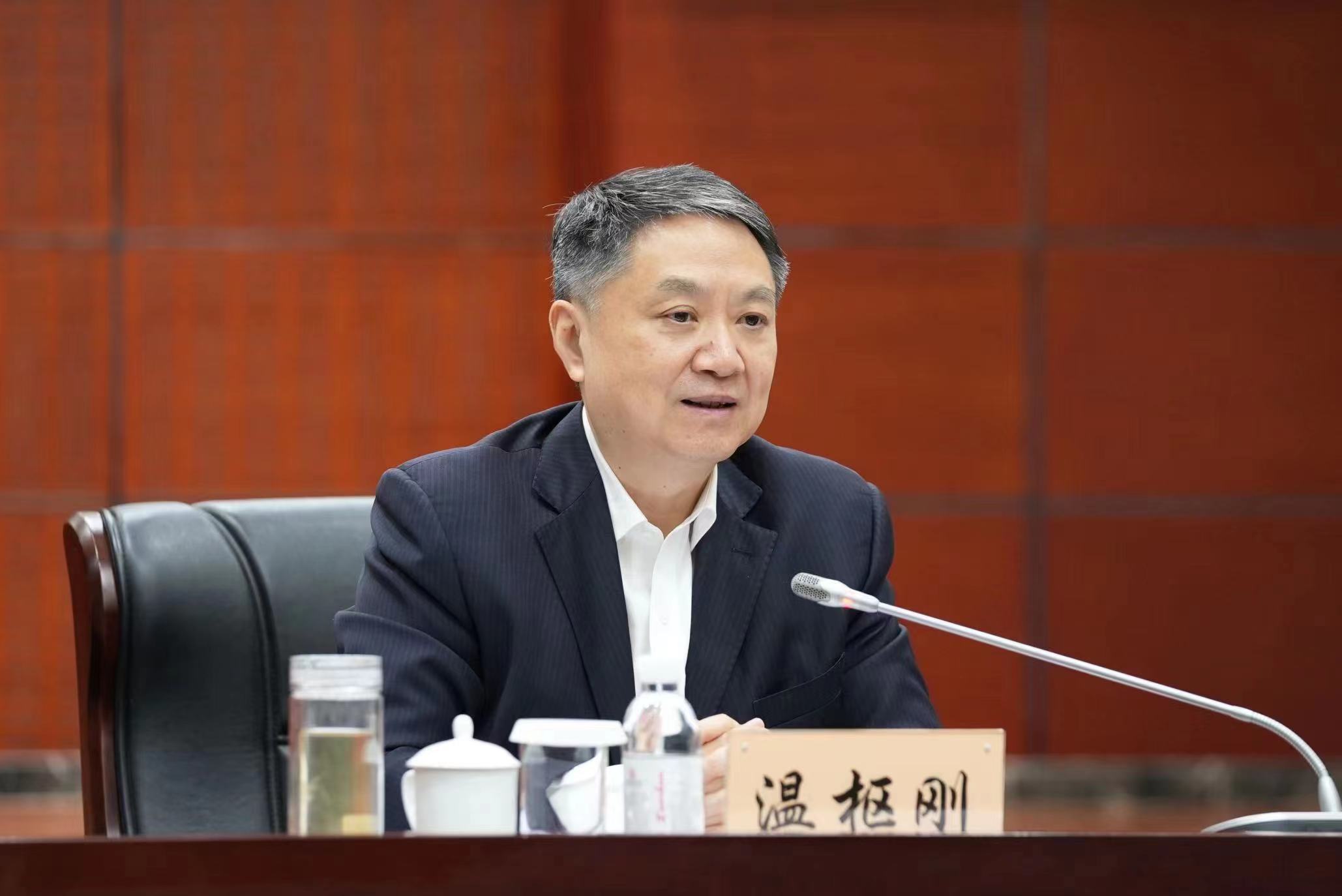 温枢刚到山东分公司宣讲党的二十大精神并开展调研指导